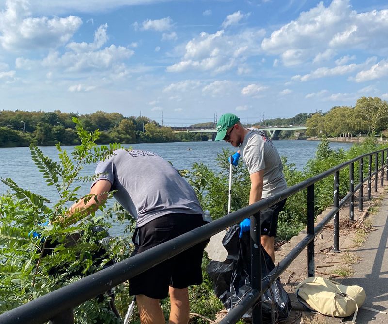 clean up volunteers