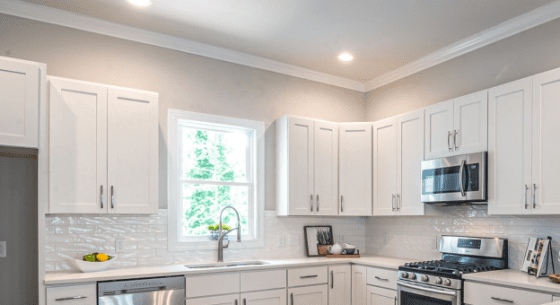 kitchen with crown molding