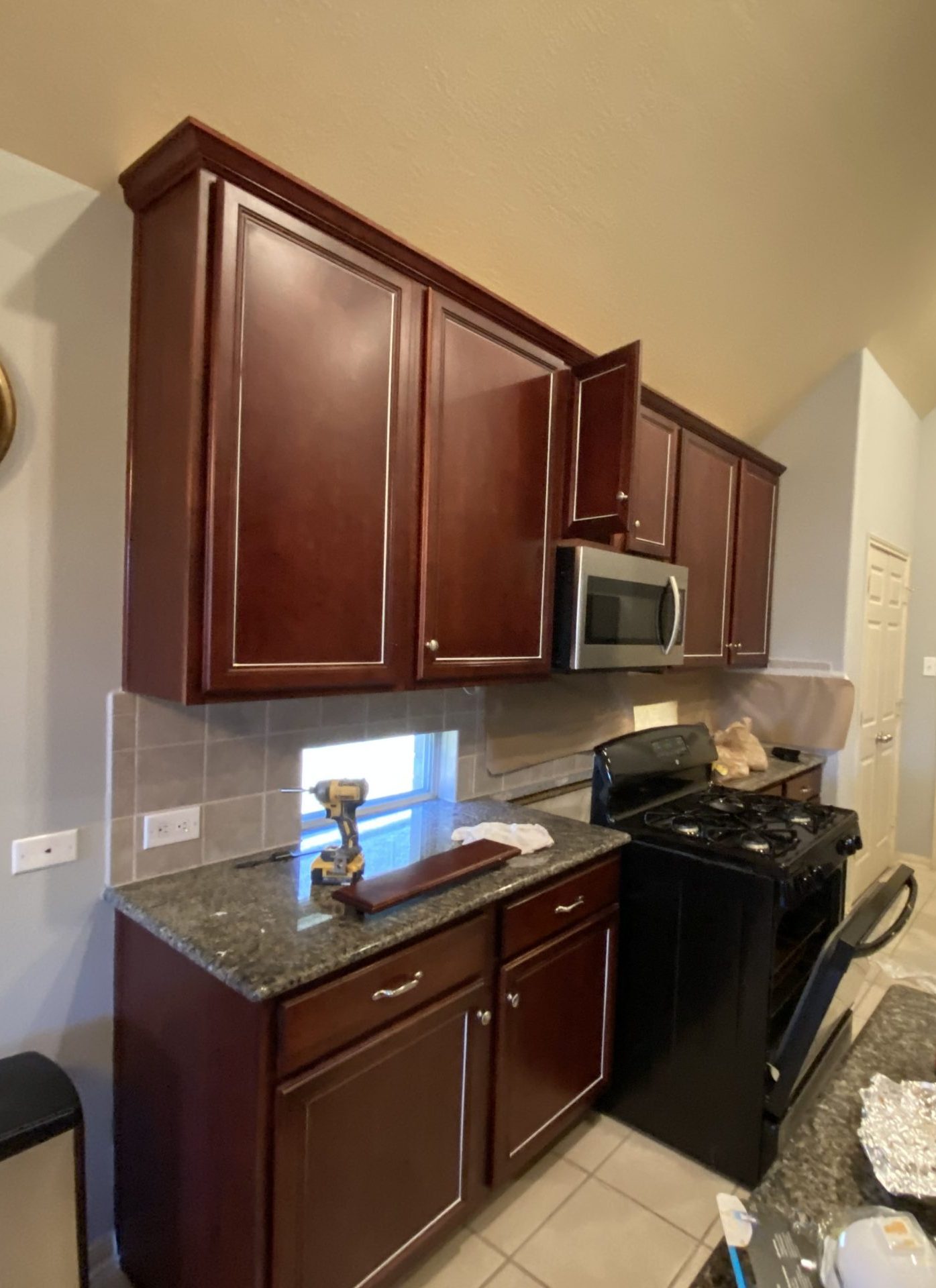 Pearland Cabinet Refinishing and Repainting Before