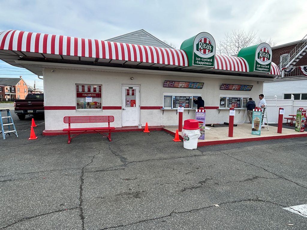ritas commercial exterior painting (before)