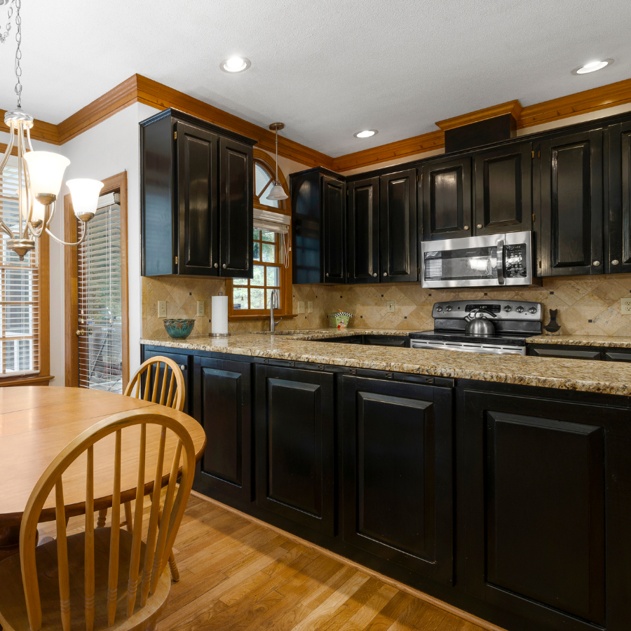 black kitchen cabinets in North Orlando
