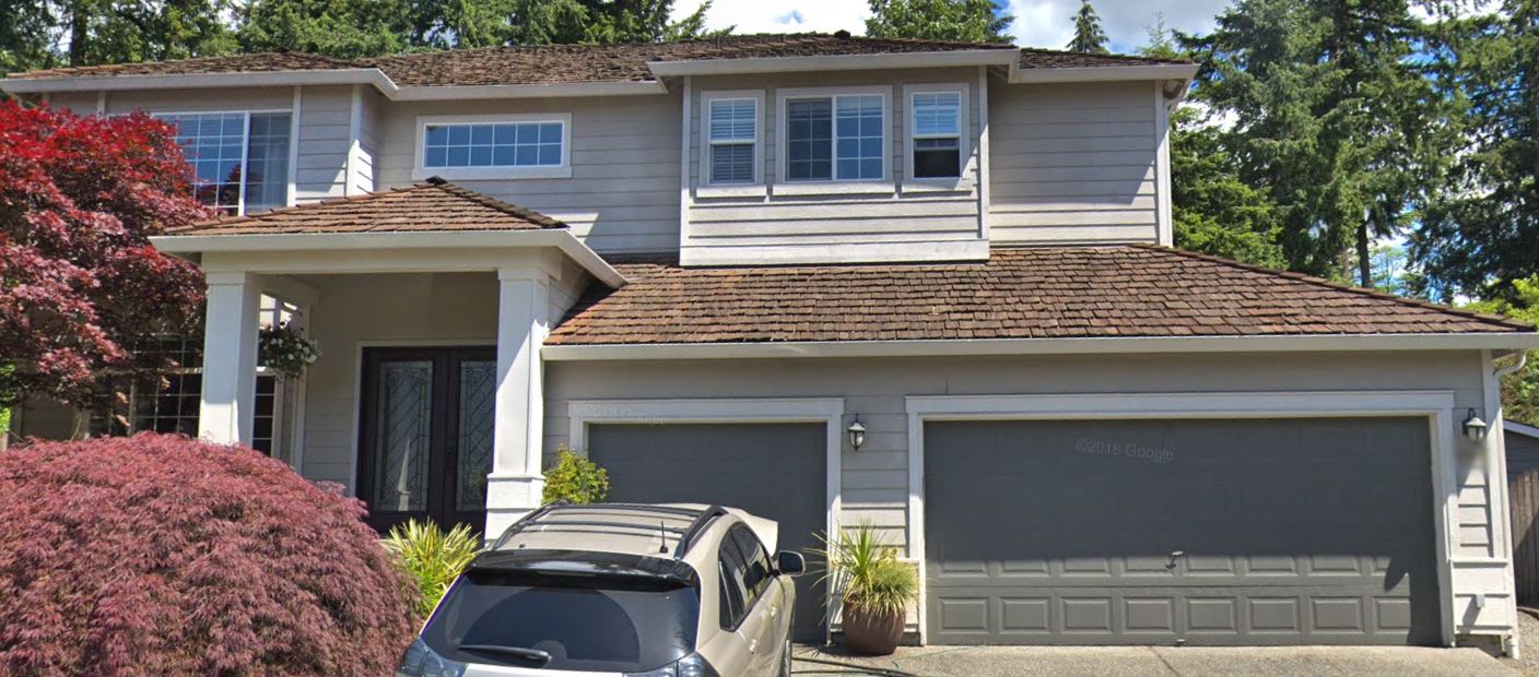 House With 1.5 Garage Before Being Painted