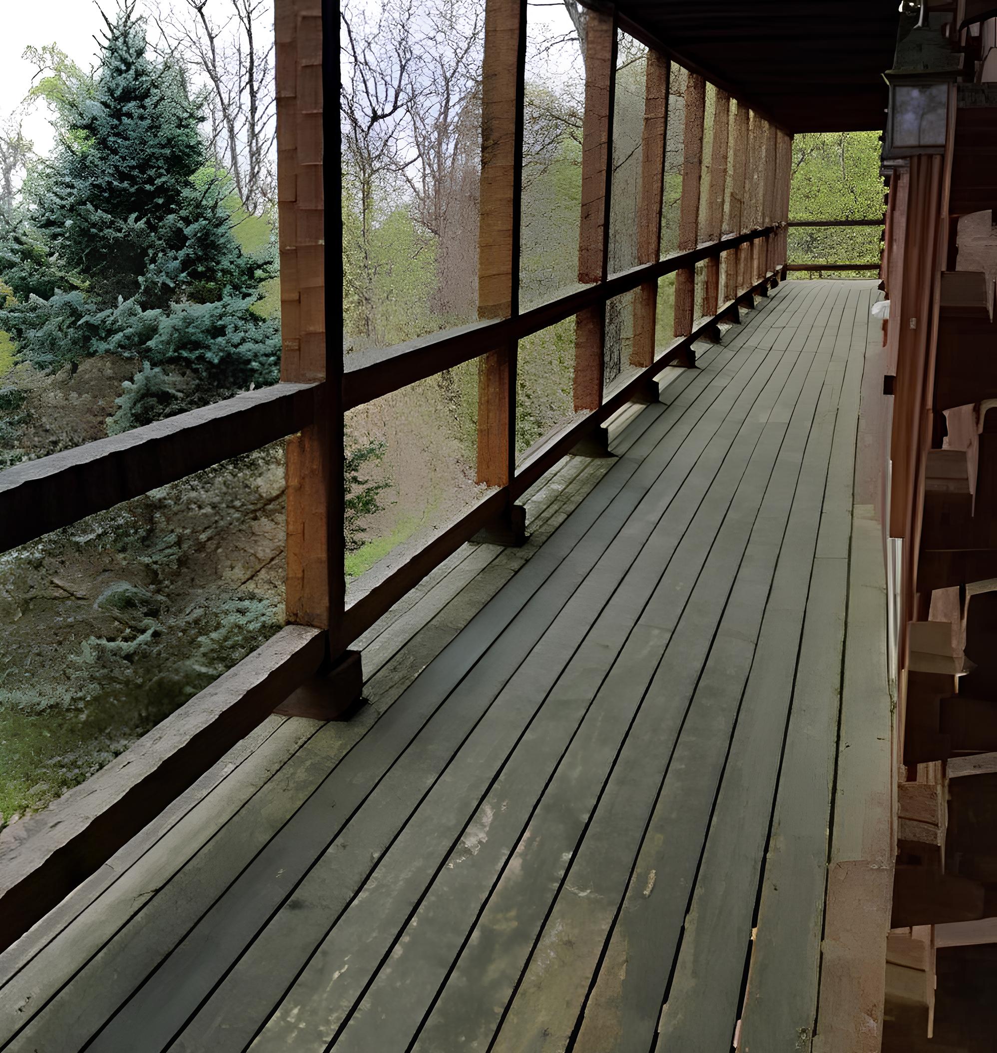 Cabin Staining Project in Maryville, TN Before