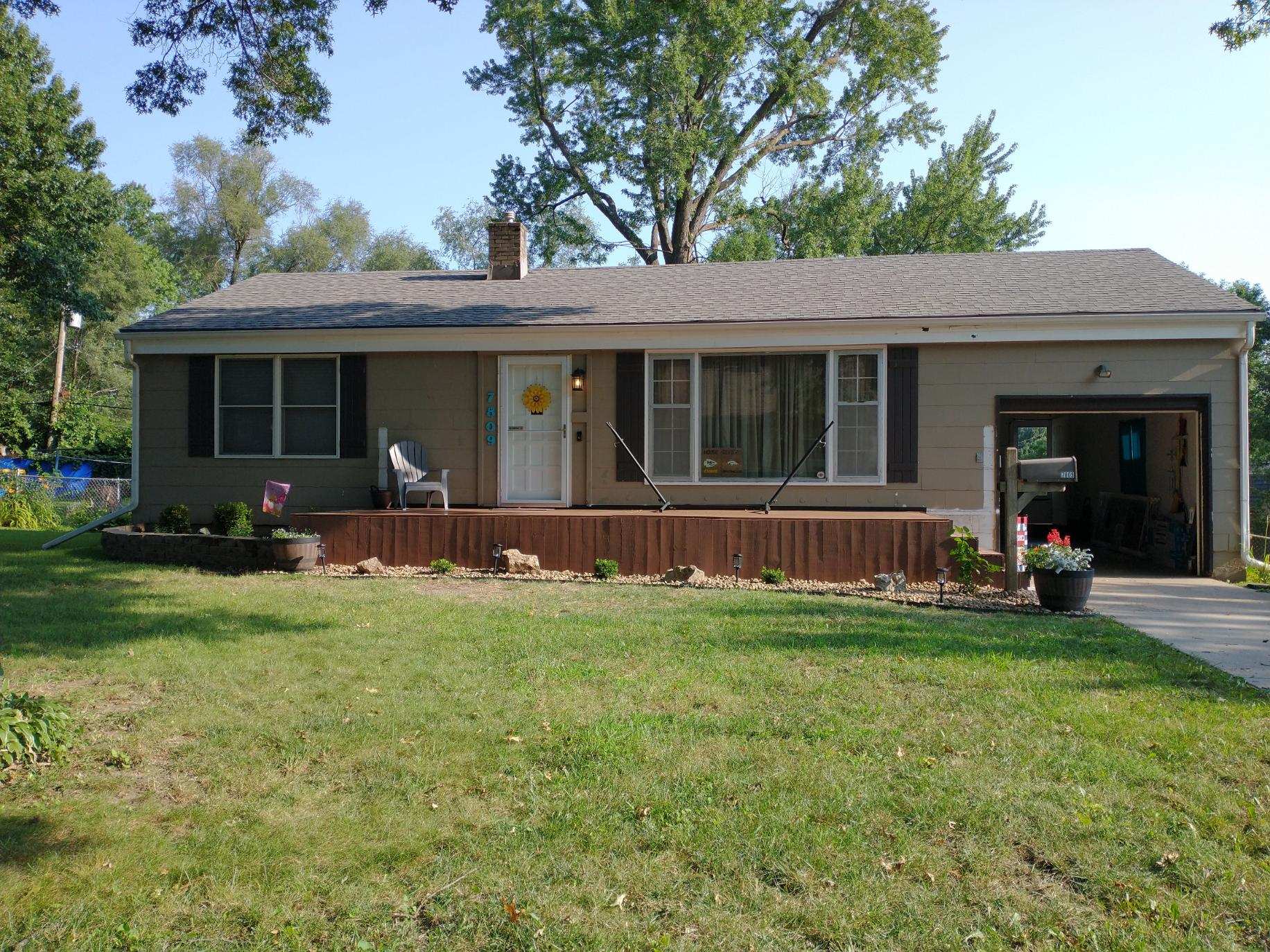 Lenexa, KS – Exterior House Painting Before