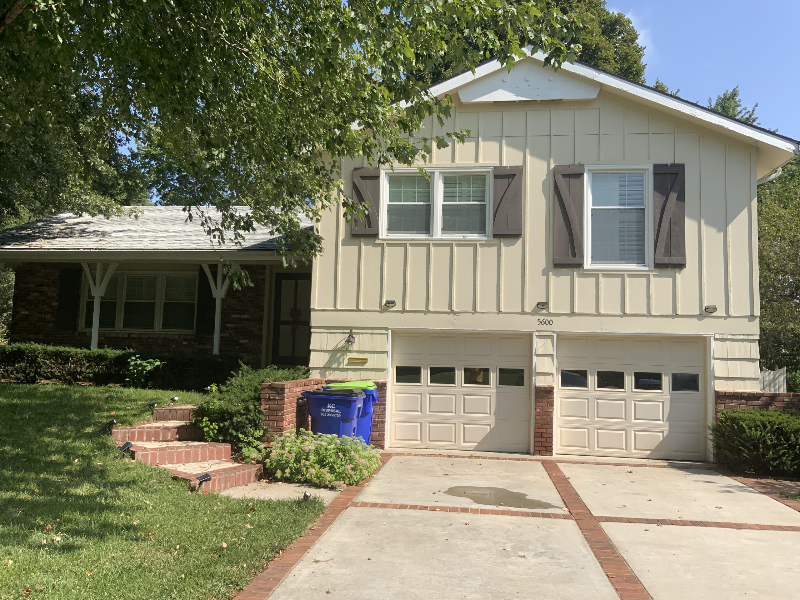 Lenexa, KS – Exterior House Painting Before