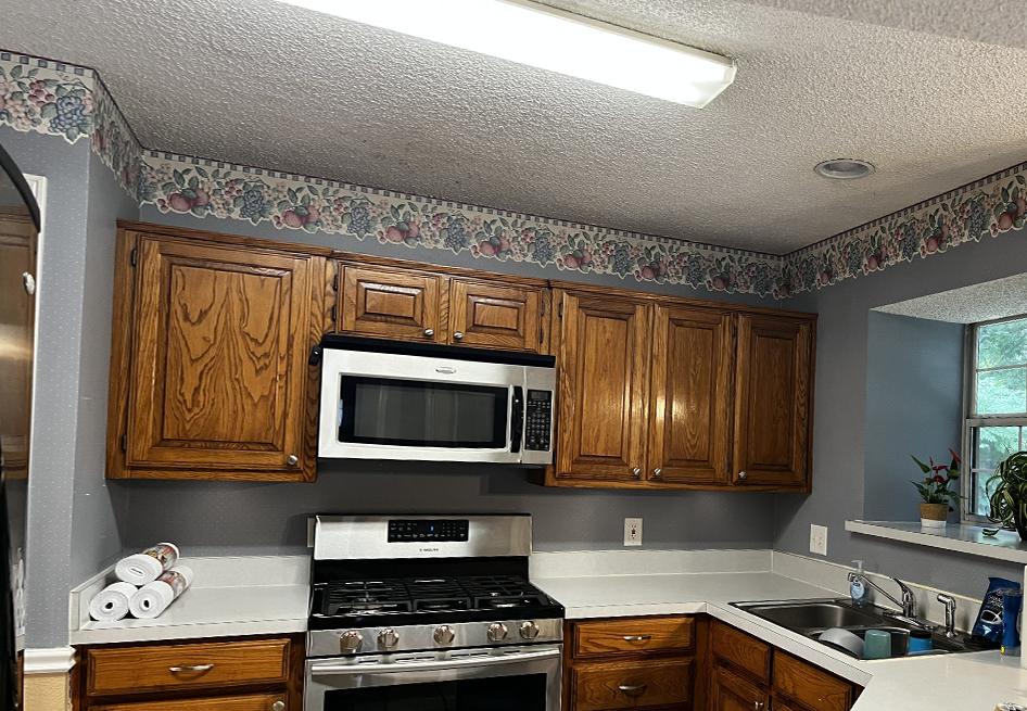 Wallpaper Removal Transformation – Kitchen After