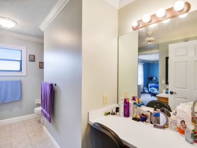 residential-interior-bathroom-painting