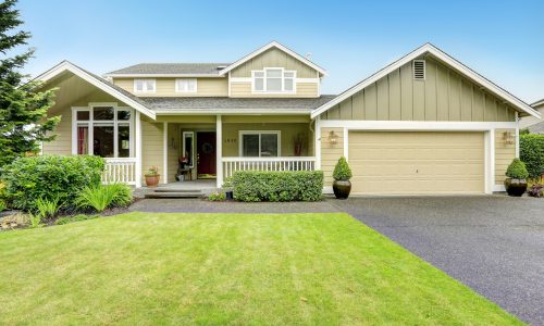 A Ranch With a Great Color Combo