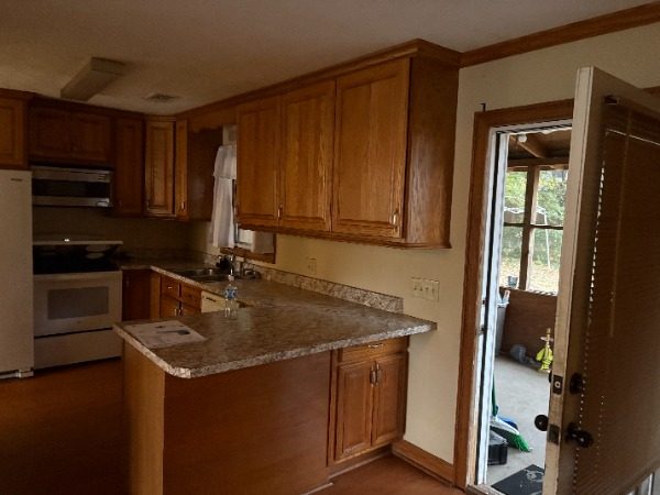 kitchen before repaint Preview Image 19