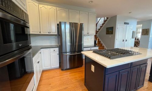 Two-tone Kitchen