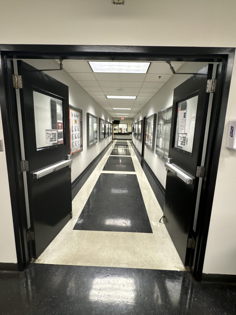 New Cafeteria Hallway Preview Image 9