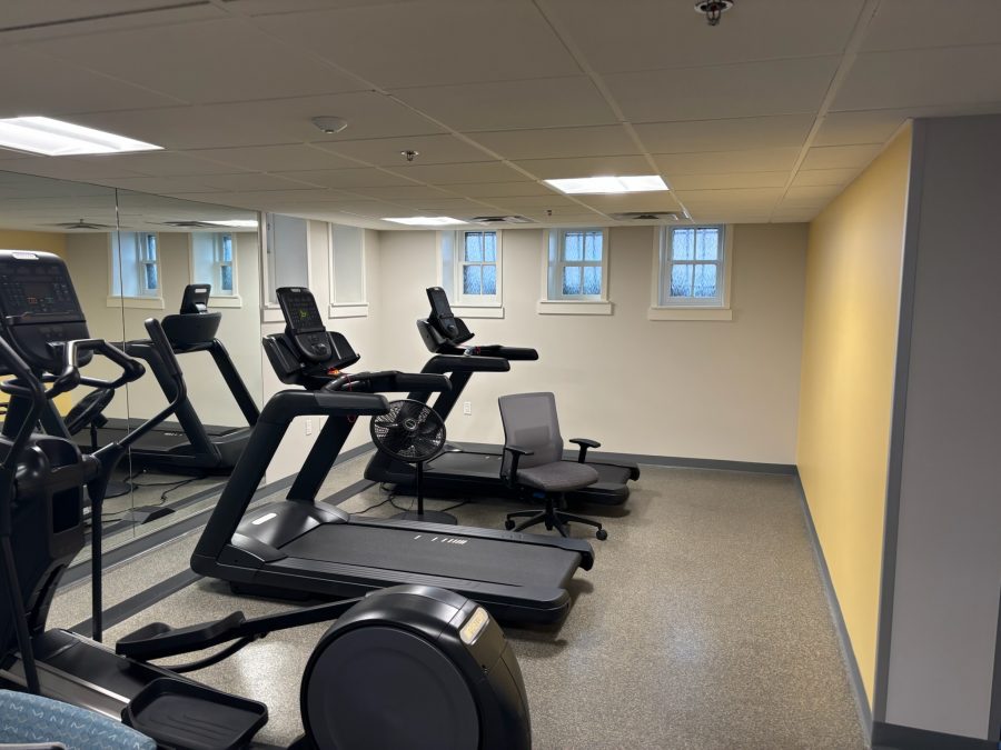 gym equipment in commercial space Preview Image 10