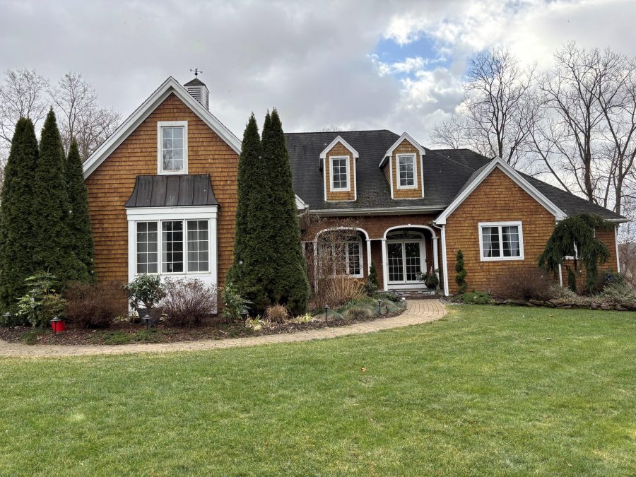 front view of house and yard with path Preview Image 3