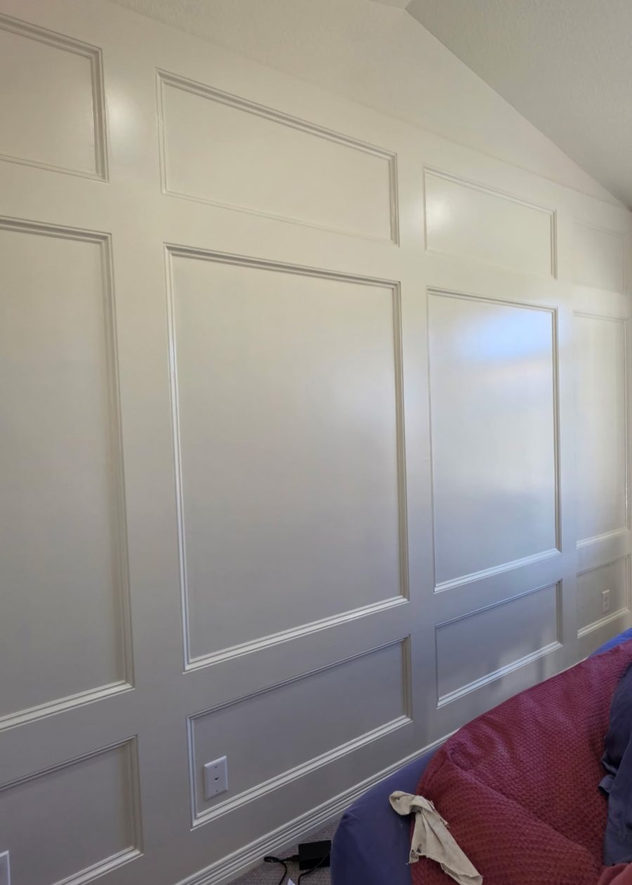 white painted wall with accent trim Preview Image 3