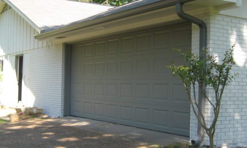 Exterior Garage Repainting in Brandon, MS