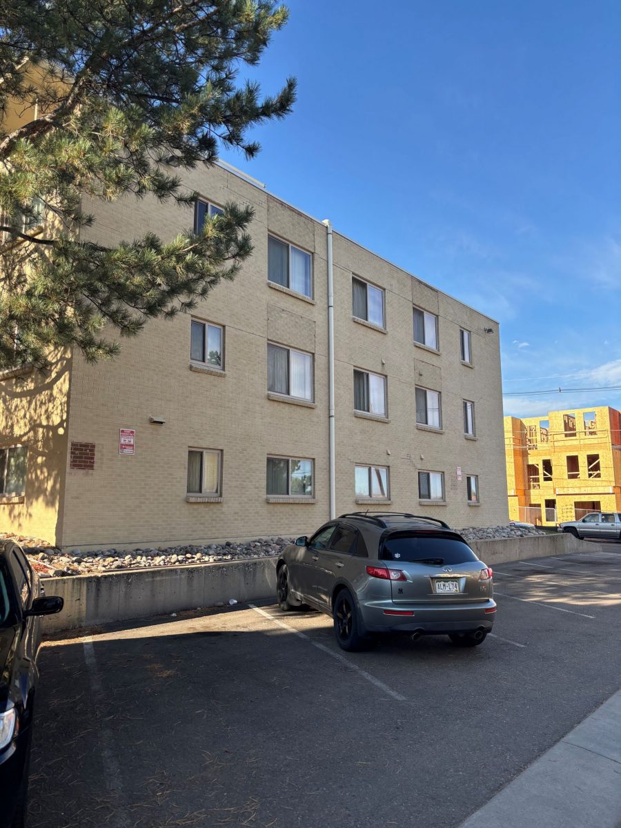 multi-unit housing buidling exterior before repaint Preview Image 15