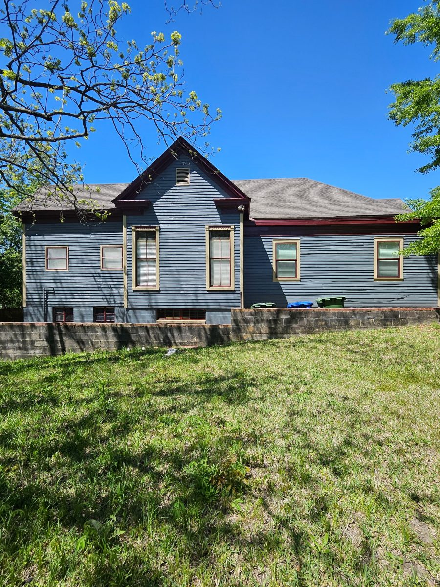 painted rear exterior of historic home Preview Image 10