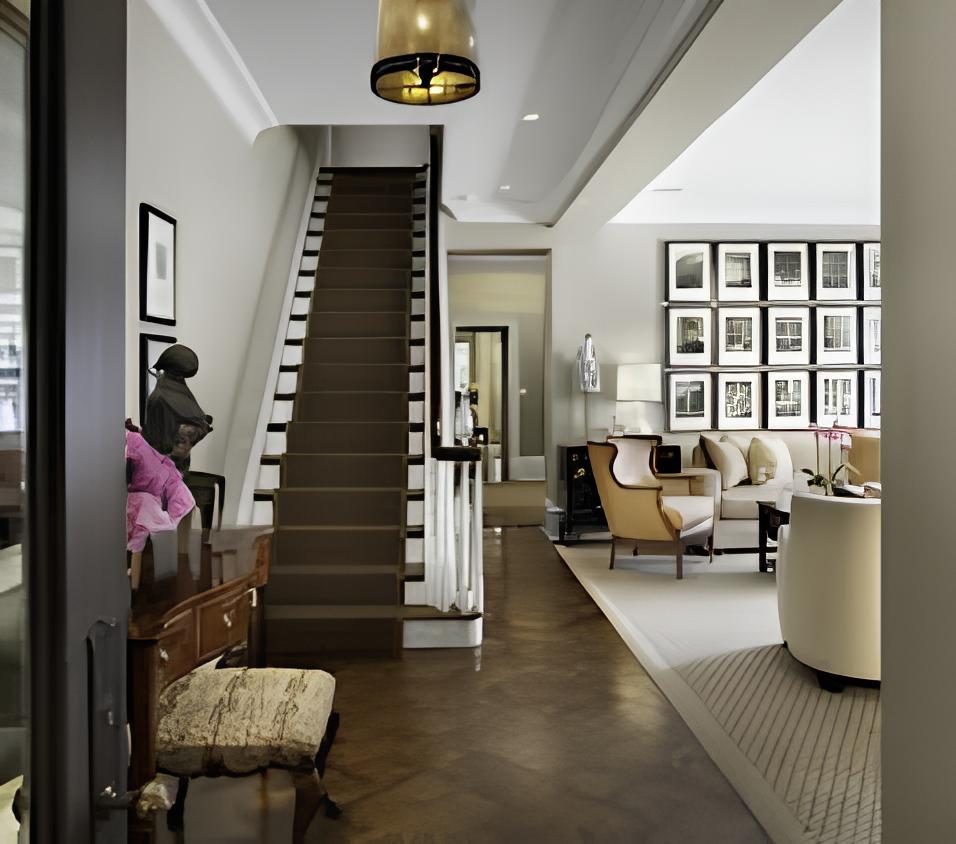 Foyer & Stairway