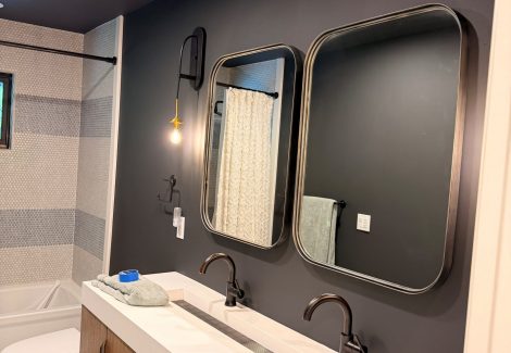 Color-Drenched Bathroom in Portland's West Slope
