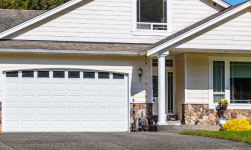 1 story home with trim
