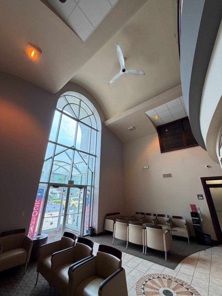 medical lobby walls and ceiling after painting Preview Image 2