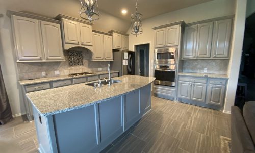 Kitchen Cabinets & Drawers