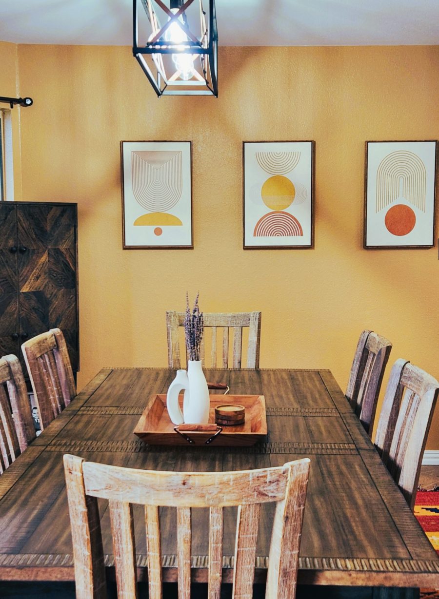 Close Up of Dining Area Preview Image 14