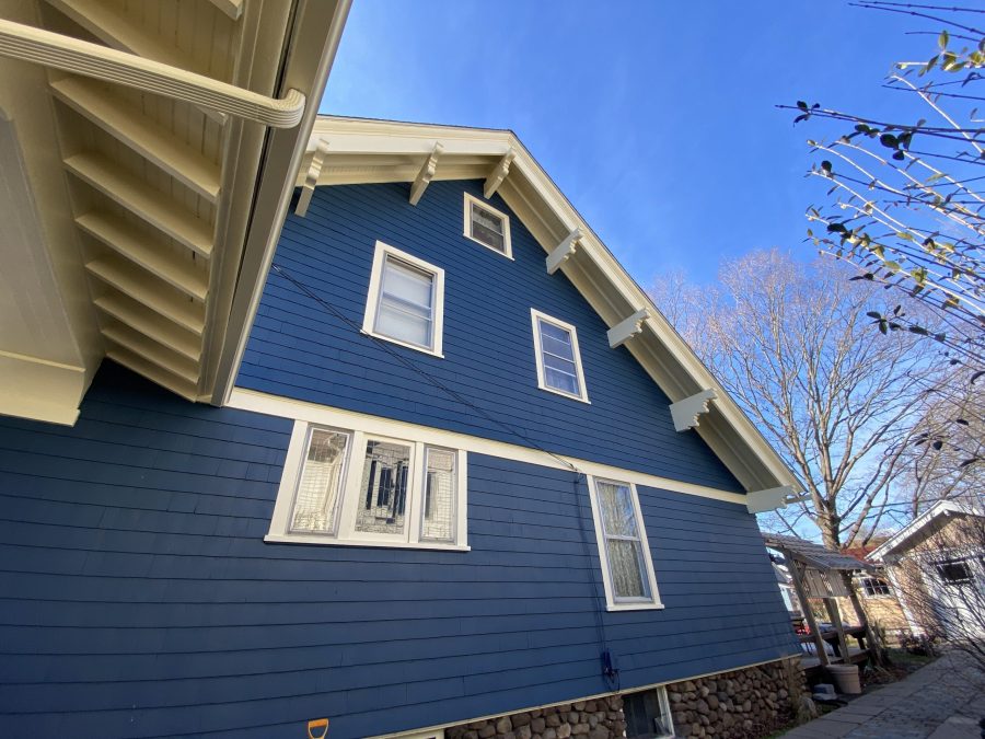 side view of craftsmen style bungalow. Preview Image 4