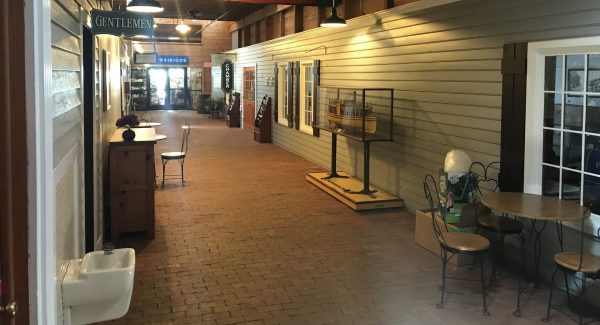 Retail Hallway & Entrance